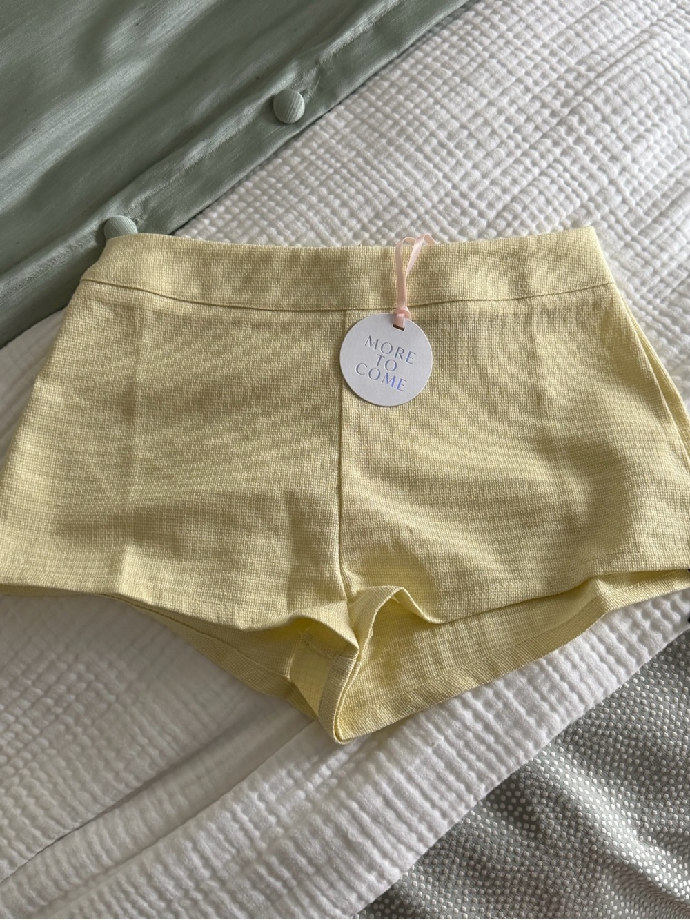 MORE TO COME yellow set - Picture 6 of 6